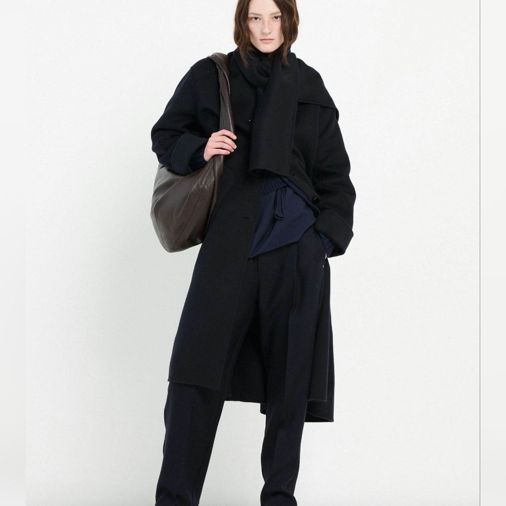 SPIRE HIGH Blue wool coat with oversized scarf
